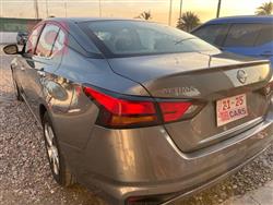 نيسان ألتيما